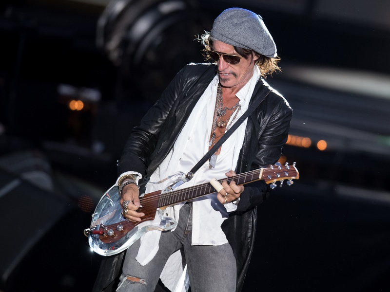 JOE PERRY TO EMBARK ON SOLO TOUR THIS SPRING WRSRFM